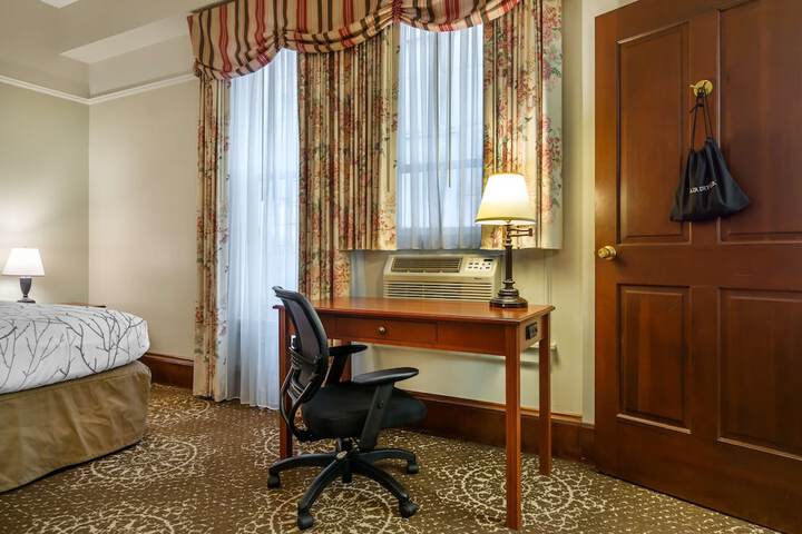 Room 22 of 39