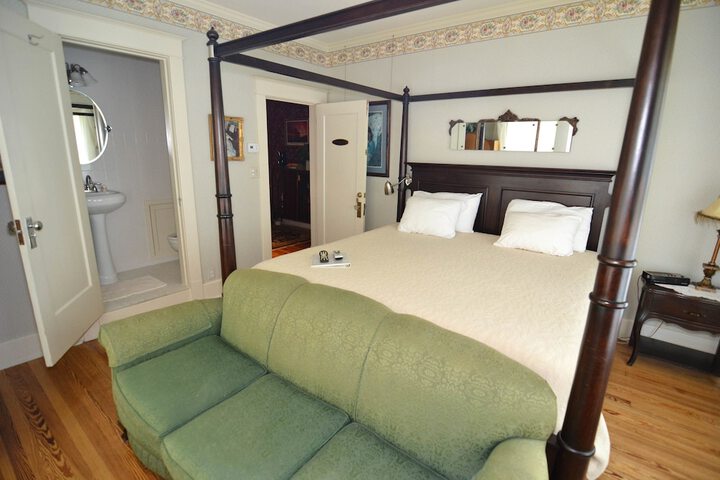 Far View - a Bed & Breakfast Estate