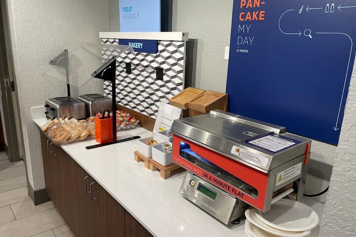 Holiday Inn Express & Suites Ft. Lauderdale N - Exec Airport by IHG