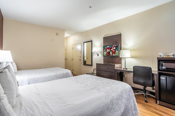 Room 17 of 34