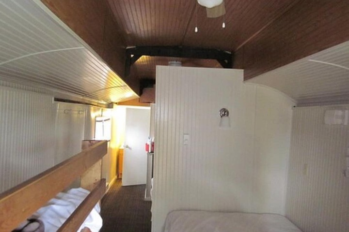 Red Caboose Motel