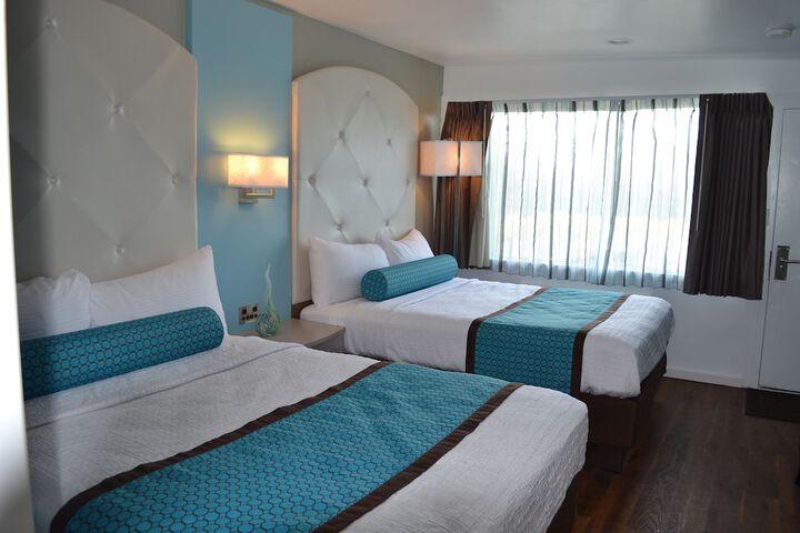 Room 32 of 43