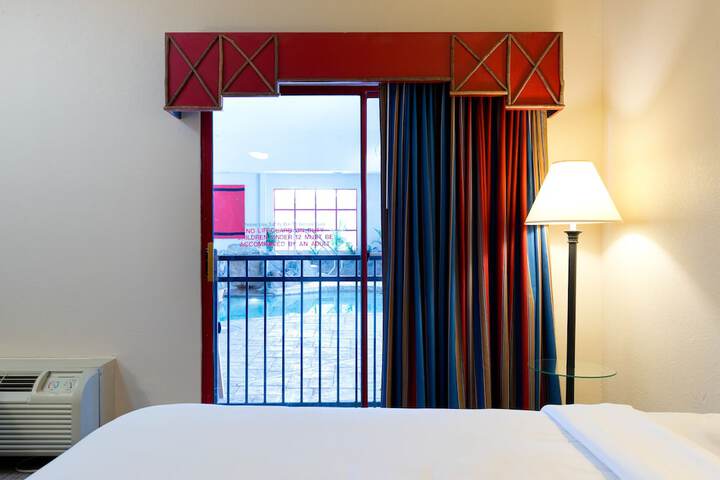 Room 27 of 41