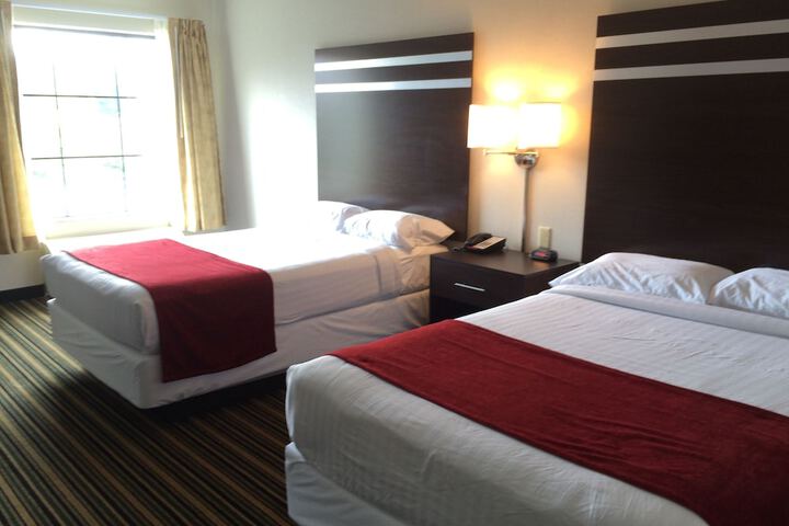 Room 4 of 8