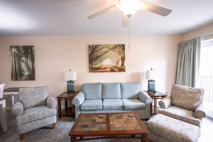 Room 9 of 33