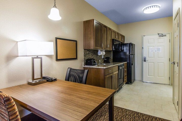 Room 10 of 26