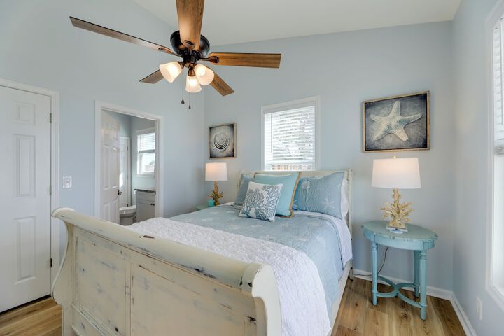 Waterview Home w / Sunset & Lighthouse Views