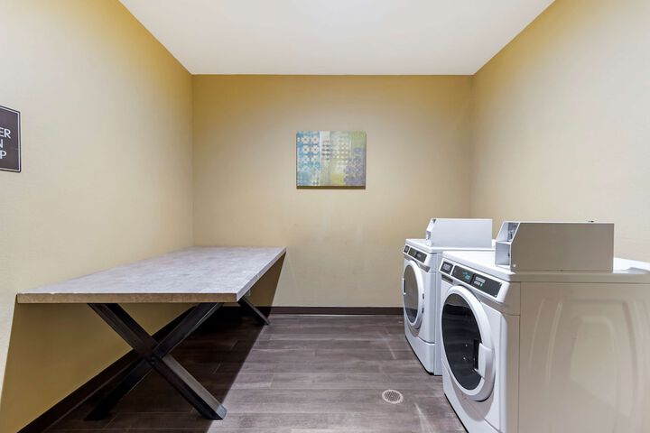 Room 8 of 36