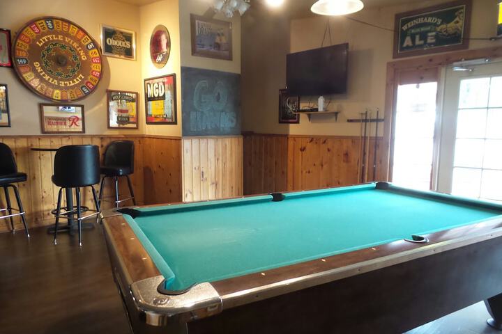 Tyee Restaurant and Hotel