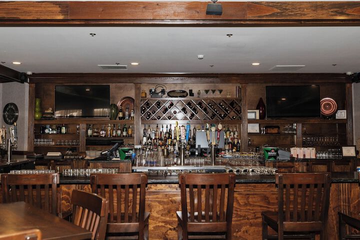 The Colonial Hotel