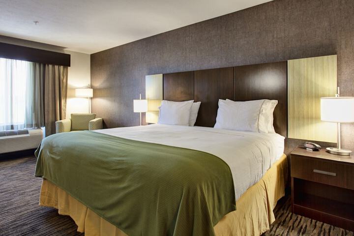 Holiday Inn Express Hotel & Suites NORTH FREMONT by IHG