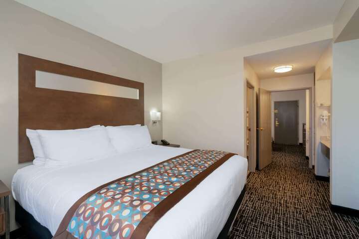 Room 11 of 25