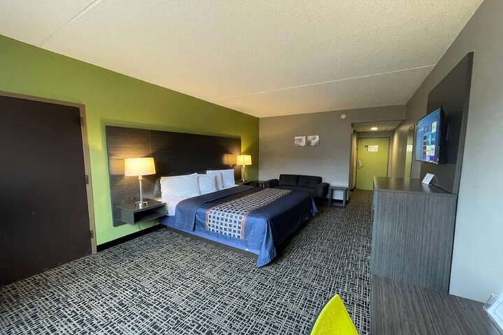 Room 26 of 60