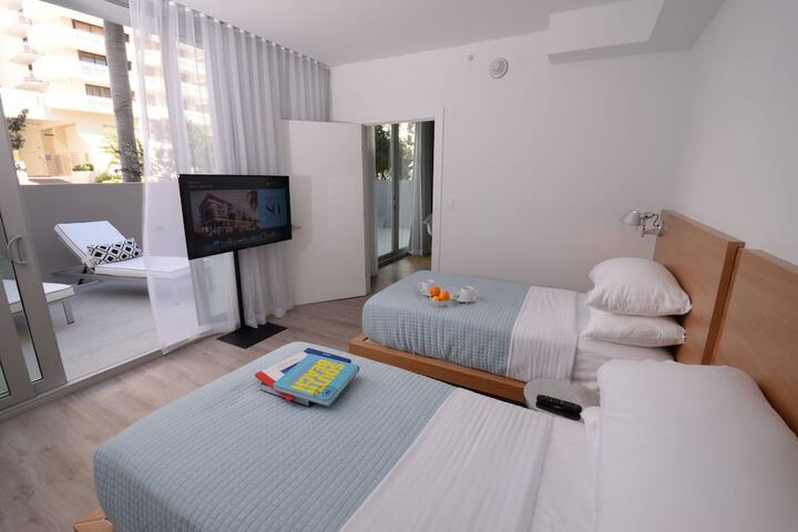 Room 49 of 103