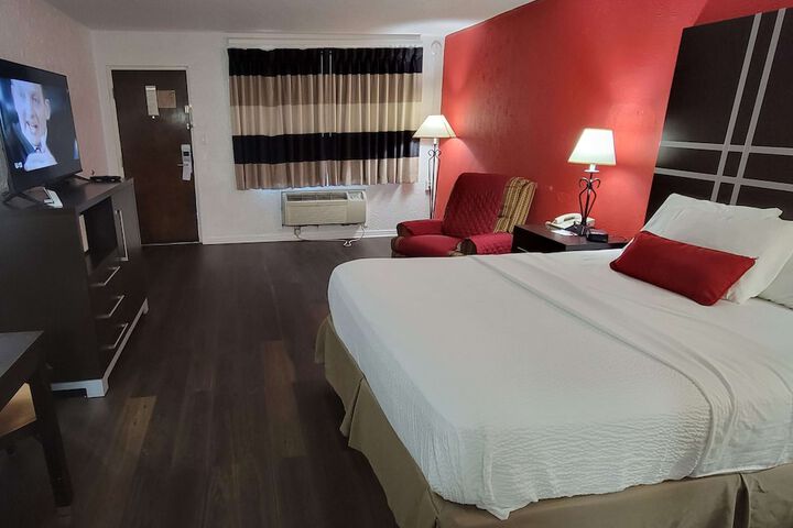 Ramada by Wyndham Mountain Home