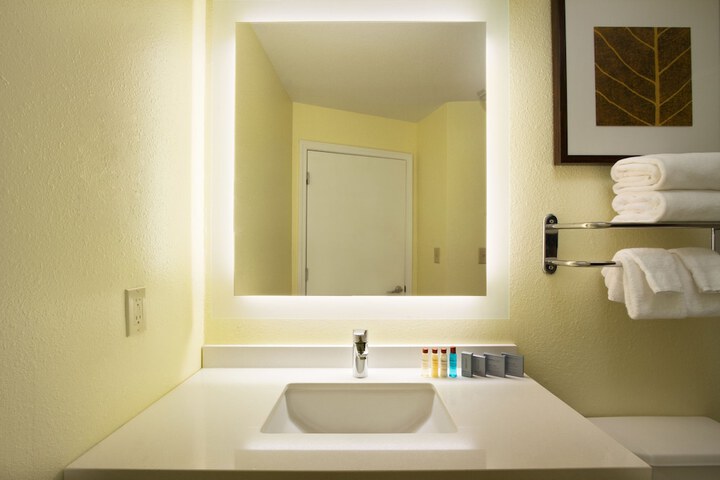 MainStay Suites Chicago Schaumburg
