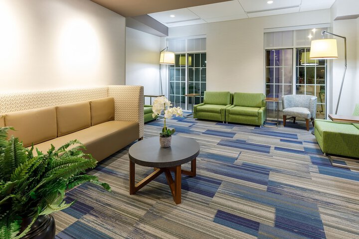 Holiday Inn Express & Suites Sturbridge by IHG