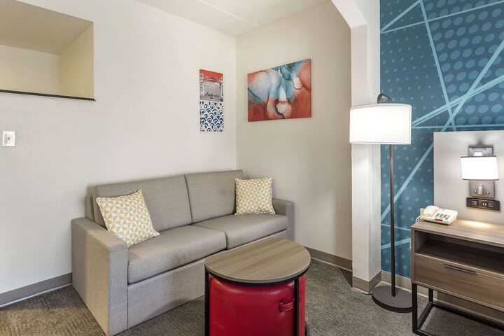 Room 13 of 41