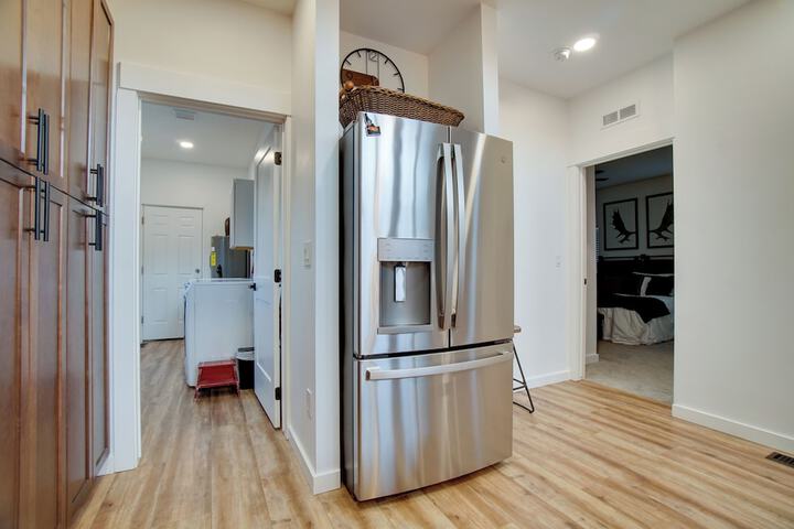 Modern Donnelly Cabin w / Private Hot Tub