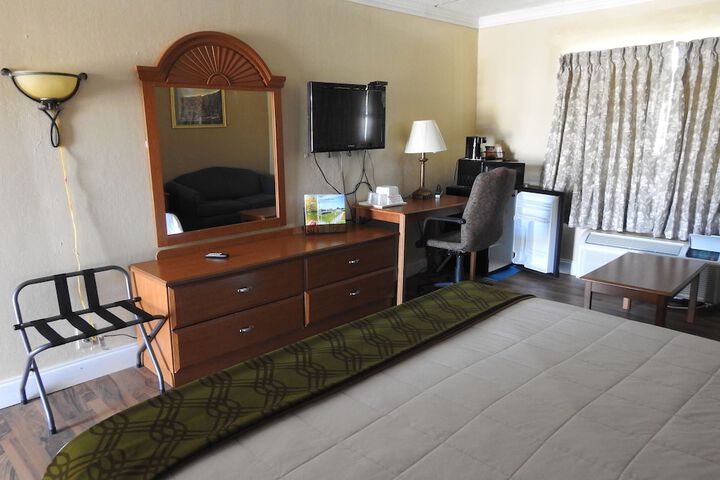 Room 15 of 34