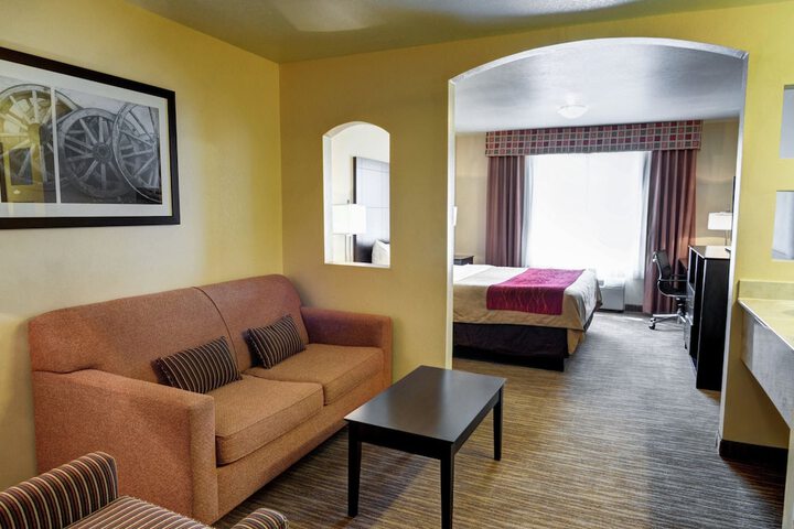 Room 13 of 40