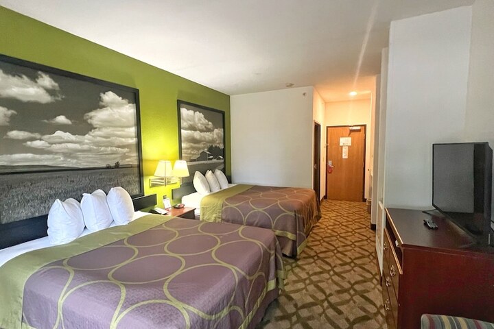 Room 21 of 38