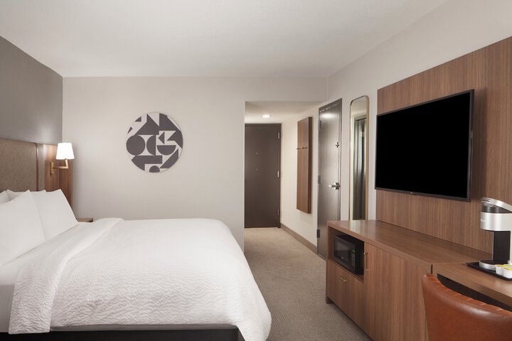 Room 51 of 86