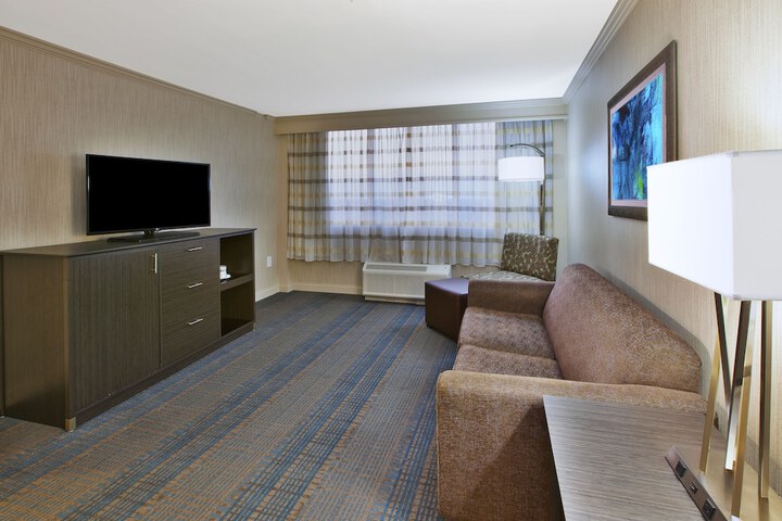 Holiday Inn Columbus Dwtn-Capitol Square by IHG