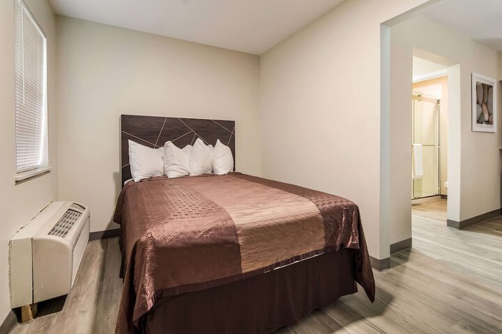 Room 17 of 21