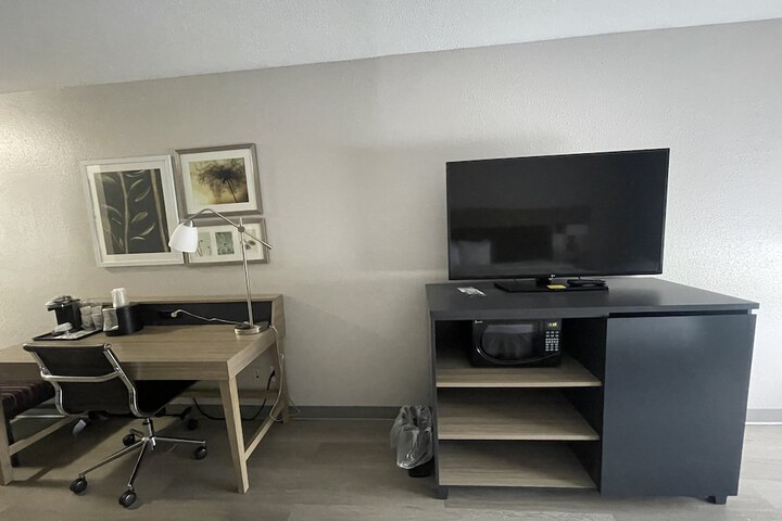 Country Inn & Suites by Radisson Midway - Tallahassee West