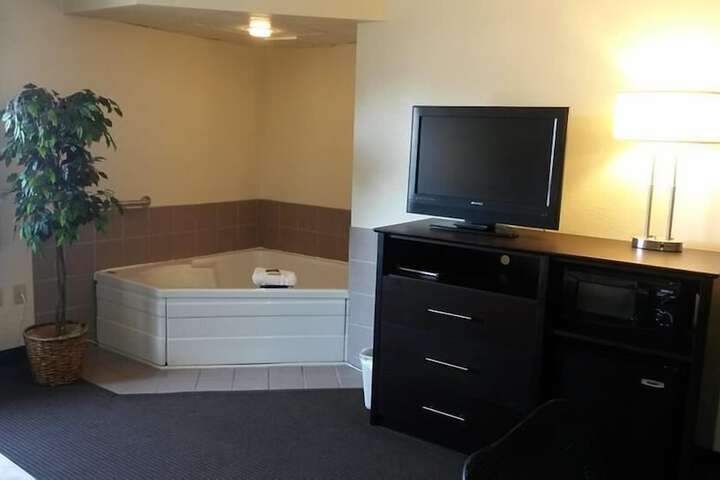 Room 12 of 32
