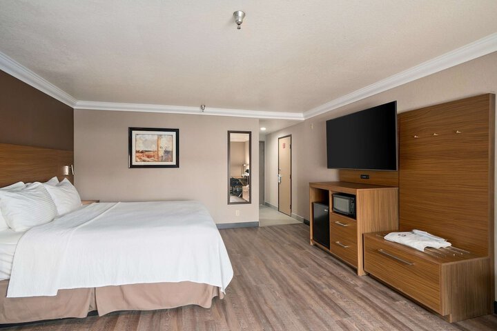 Room 16 of 48