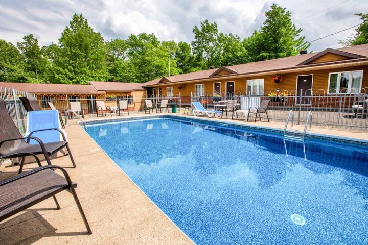 Pool 4 of 28