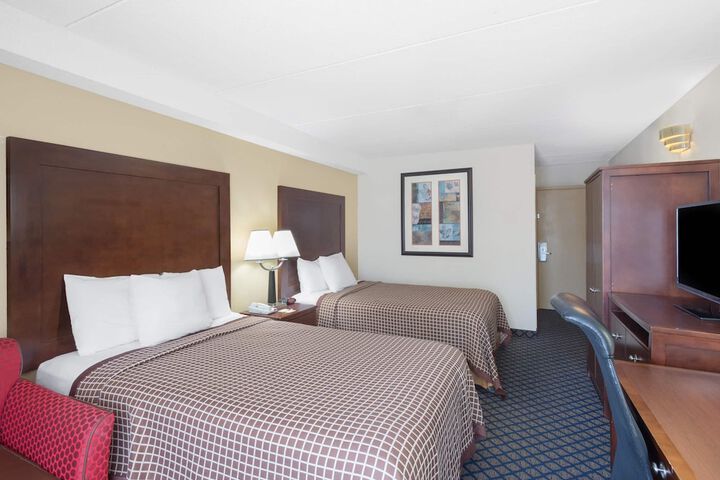 Days Inn by Wyndham Geneva / Finger Lakes