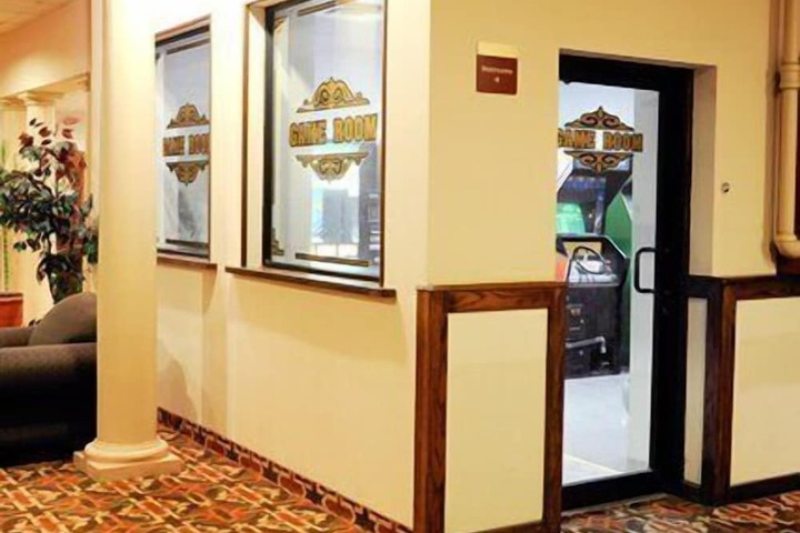 Quality Inn & Suites Palm Island Indoor Waterpark