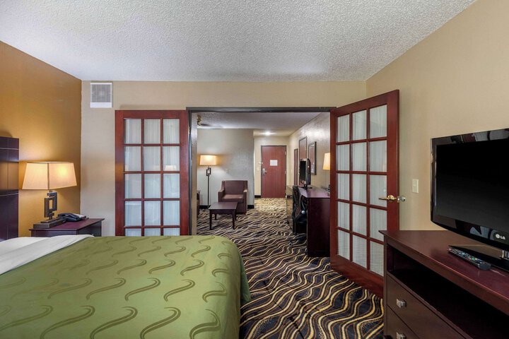 Quality Suites Addison - Dallas