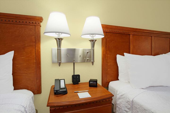 Room 27 of 39