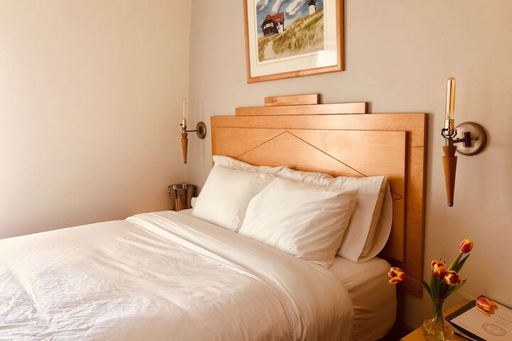 Room 10 of 21