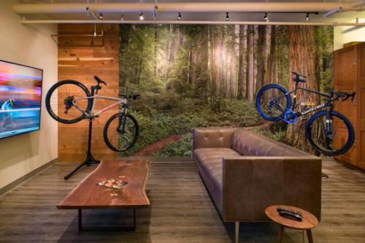 Global Luxury Suites on Folsom Street