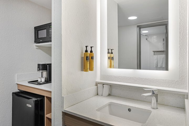 Best Western PLUS Executive Hotel