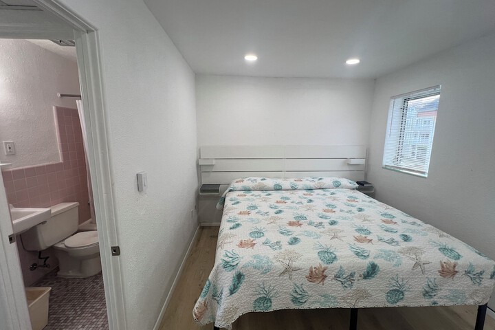 Room 22 of 37