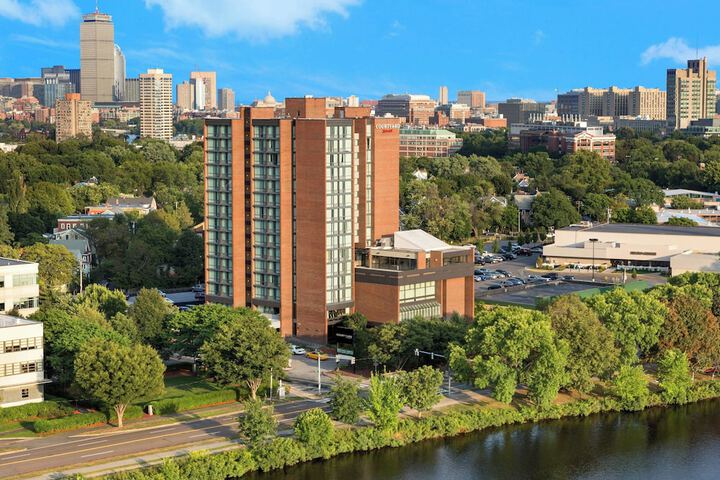 Courtyard by Marriott Boston-Cambridge