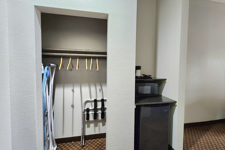 Room 33 of 44