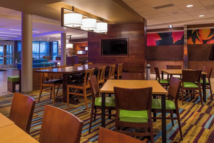 Fairfield Inn & Suites St. Louis Westport