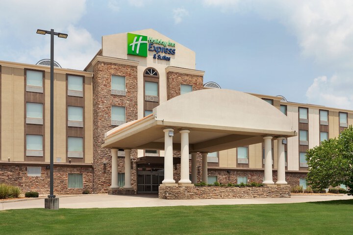 Holiday Inn Express Inn & Suites Searcy by IHG