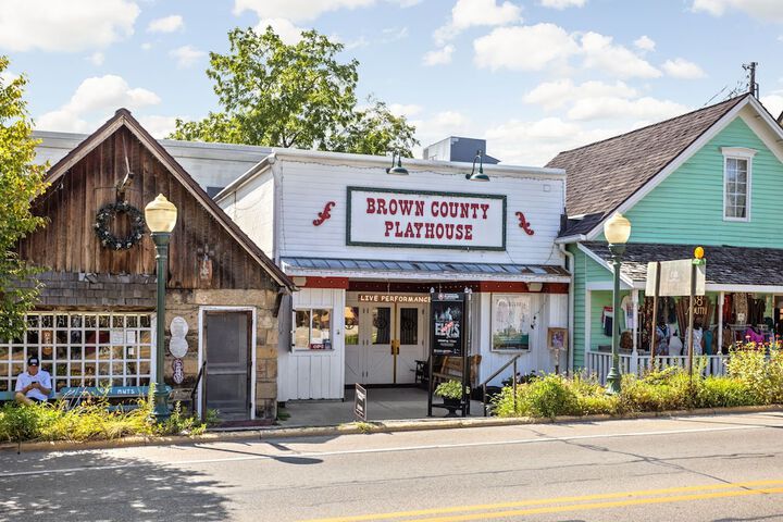 Artists Colony Inn