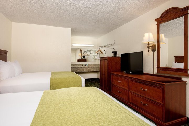 Room 19 of 41