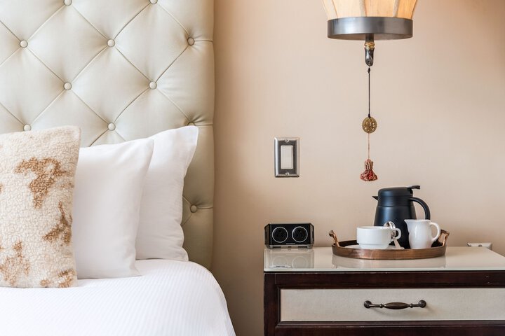 Room 28 of 176