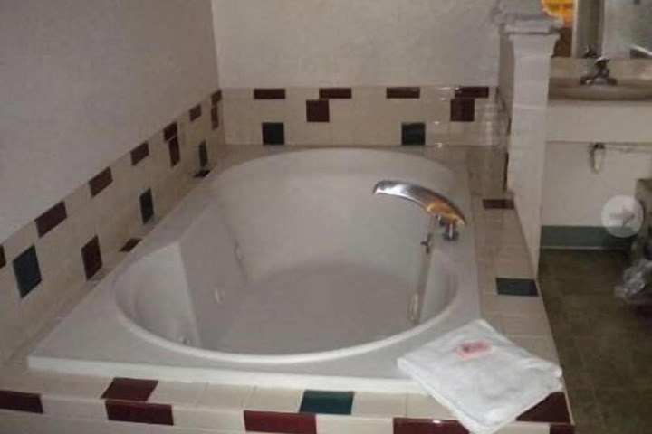 Heritage Inn