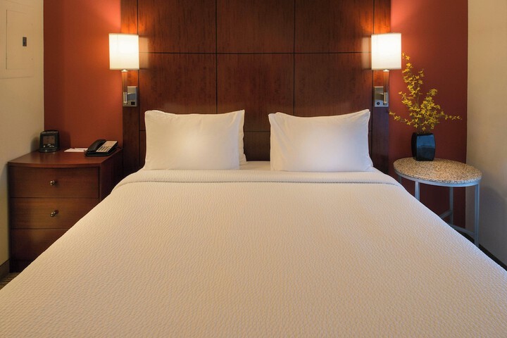 Room 32 of 71